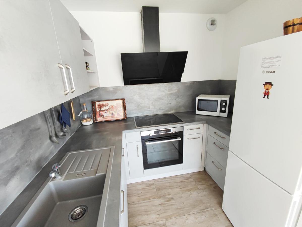 Apartamento Janea Big Blue House Reichsfeld Exterior foto