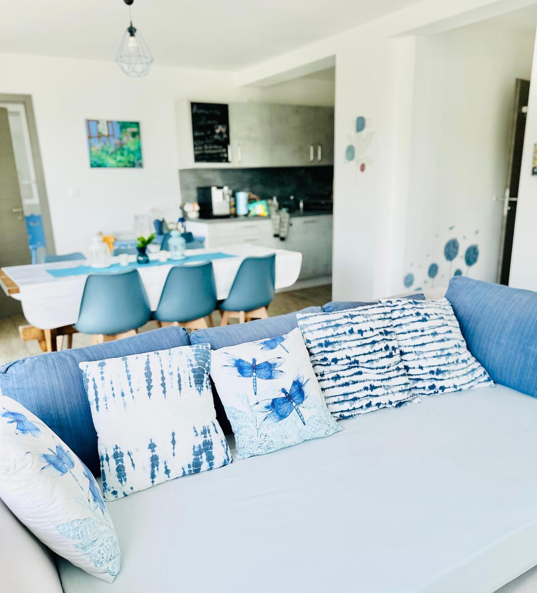 Apartamento Janea Big Blue House Reichsfeld Exterior foto